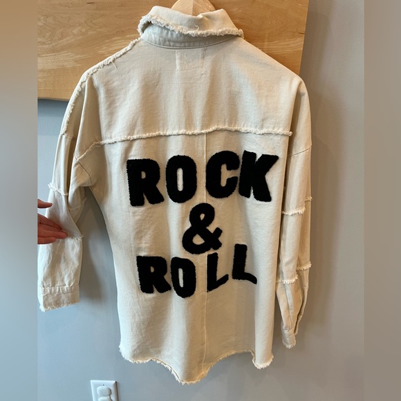 Fun rock and roll shacket… like new/ never worn - Picture 1 of 7